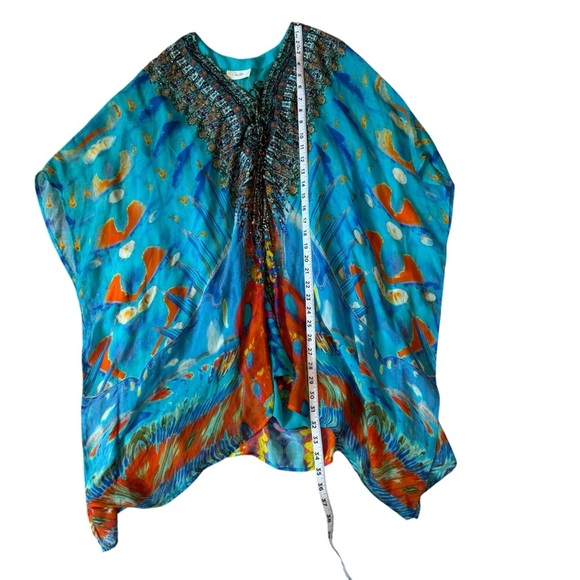 Camilla Short Lace Up Kaftan in "Take My Hand". One Size - Picture 9 of 14